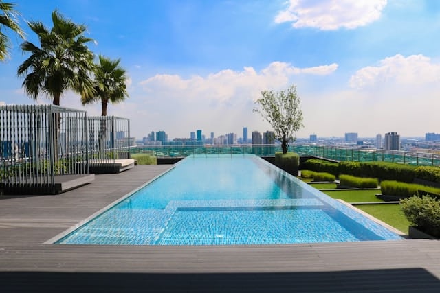 Florida Pool Foundation Repair Guide: Easy Tips to Keep Your Pool Safe and Strong