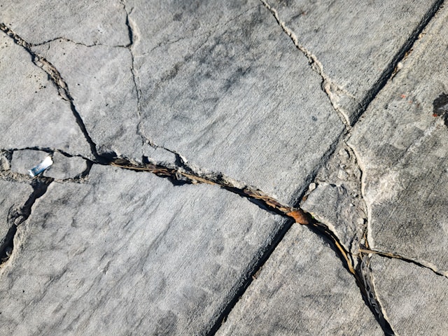 Cracked Foundation Repair in Coastal Homes: Easy Solutions for Lasting Stability