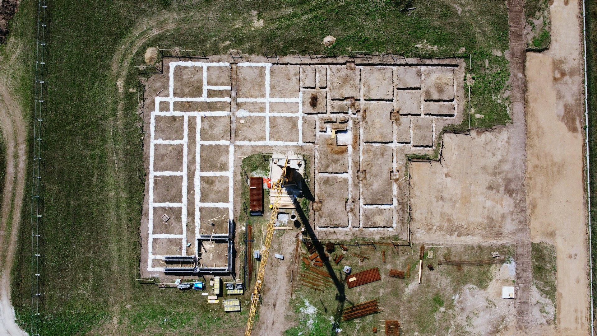 Raised Foundation vs Slab: Avoid Moisture and Settlement Surprises in Florida